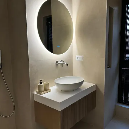 Ξενοδοχείο με διαμερίσματα Square Garden 4*