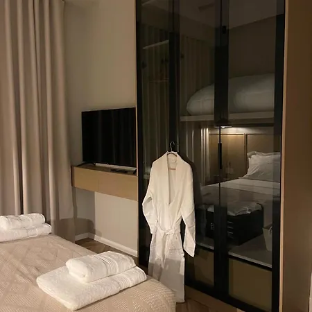 Apartmanhotel Square Garden 4*