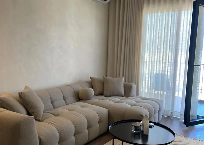 Square Garden アパートホテル ティラナ